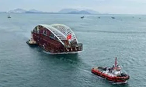 Cầu đi bộ qua sông Sài Gòn và hành trình đến ngày hợp long