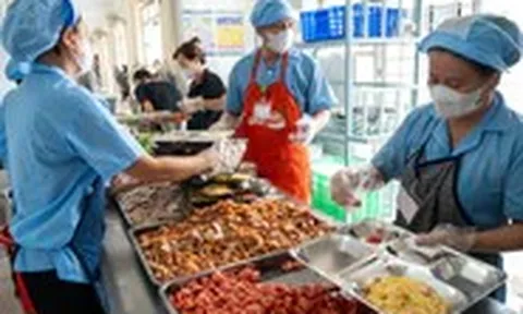 Bữa ăn học đường: Minh bạch từ nguồn cung đến bàn ăn