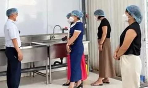 48 học sinh bất thường sức khỏe, phát hiện trực khuẩn mủ xanh trong nước uống ở trường