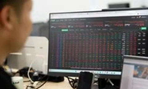 Chứng khoán 22-10: Sau phiên VN-Index tăng gần 47 điểm, nên chốt lời hay mua thêm?