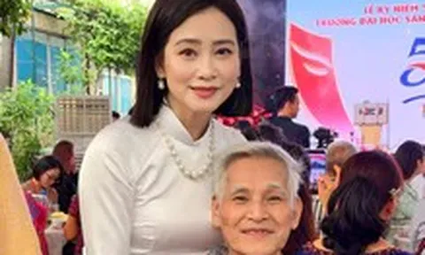 Xúc động người thầy ngoài 80 tuổi múa vũ đạo cải lương cùng học trò là những ngôi sao