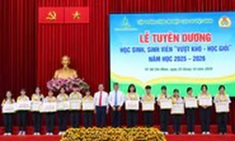 VRG tuyên dương 228 học sinh, sinh viên là con em người lao động