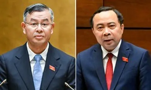 Hai Bộ trưởng Ngô Văn Tuấn và Vũ Hải Quân trả lời chất vấn trước Quốc hội