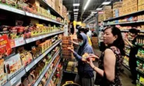 Giá xăng dầu đã hạ nhiệt, các hệ thống siêu thị nói về áp lực tăng giá hàng hóa dịp cuối năm