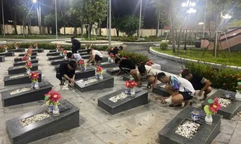 Công an đưa 20 thiếu niên chuẩn bị đánh nhau đi nhổ cỏ, quét dọn nghĩa trang liệt sĩ