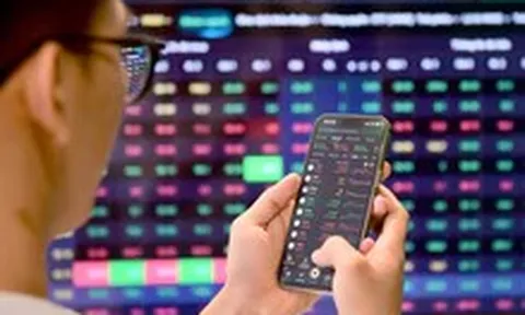 Tin tức sáng 28-10: Khối ngoại chi nghìn tỉ mua cổ phiếu một ngân hàng