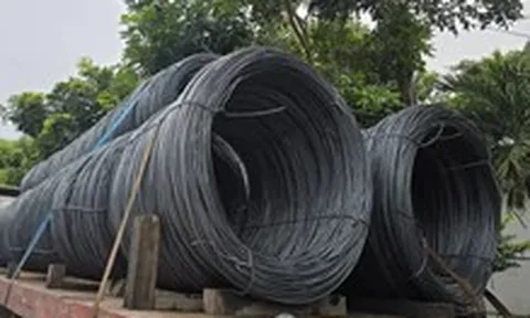 Giá thép liên tục tăng, nhà thầu 'căng mình' tính toán vì lợi nhuận mỏng