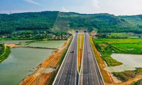 Mở rộng cao tốc Bắc - Nam lên 6 làn xe: Vì sao không đầu tư công?