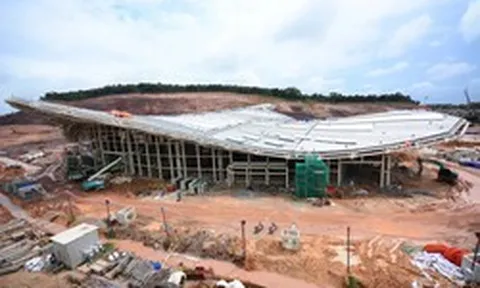 Cận cảnh 8.000 người hối hả hoàn thiện sân bay Phú Quốc đón APEC 2027