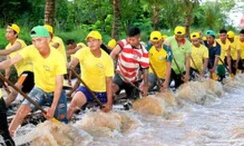 Chuyện phía sau những nhịp chèo đồng lòng của đội ghe ngo chùa Chén Kiểu