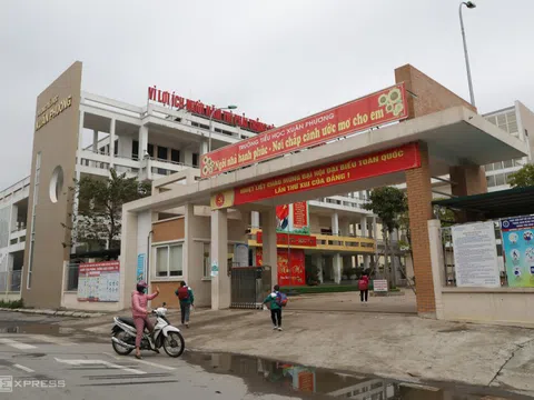 Học sinh trường Xuân Phương ngày đầu đi học sau Tết