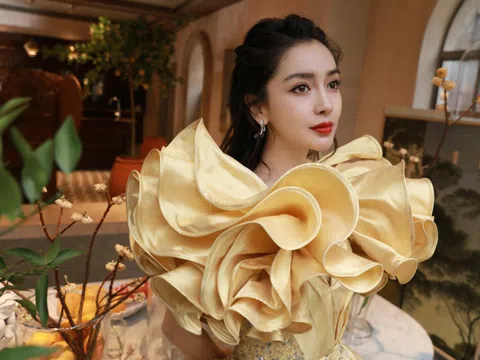 Dàn mỹ nhân chưng diện dự lễ trao giải