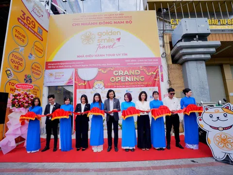 Cơn mưa quà tặng ngày khai trương chi nhánh Golden Smile Đông Nam Bộ