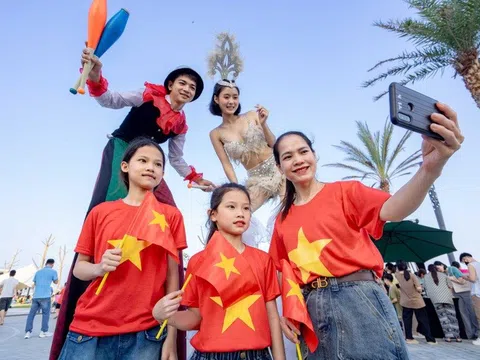 Vlasta - Sầm Sơn đón hàng chục nghìn du khách trong dịp nghỉ lễ 30/4-1/5