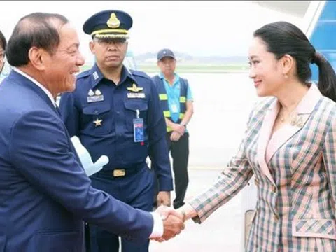 Thủ tướng Thái Lan đến Nội Bài, bắt đầu thăm chính thức Việt Nam
