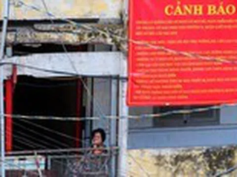 Sống thấp thỏm trong những chung cư cũ giữa lòng TP.HCM