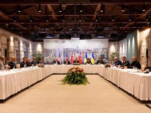 Các phái đoàn đến Istanbul, bắt đầu đàm phán giải quyết xung đột Ukraine