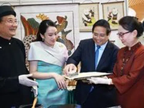 Thủ tướng Thái Lan làm tranh dân gian Đông Hồ, thưởng trà Việt Nam