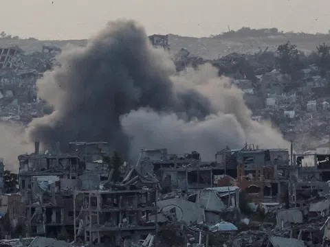 Israel tăng cường không kích Gaza, 250 người thiệt mạng
