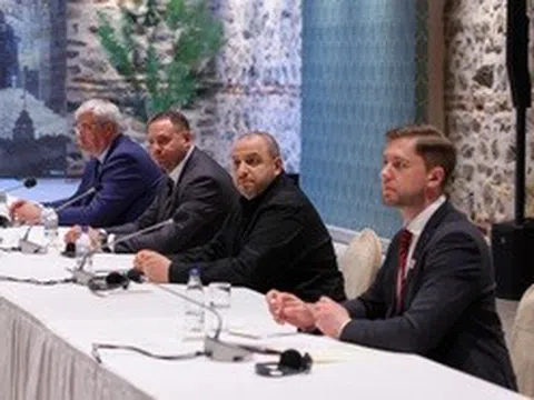 Ukraine sẵn sàng ngừng bắn vô điều kiện