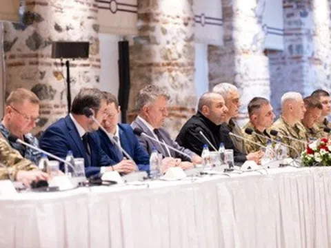 Hé lộ bên trong cuộc đàm phán kéo dài 90 phút giữa Nga và Ukraine