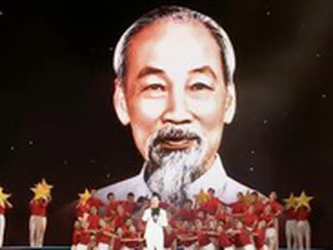 Lắng đọng chương trình 'Từ Làng Sen đến TP.HCM'