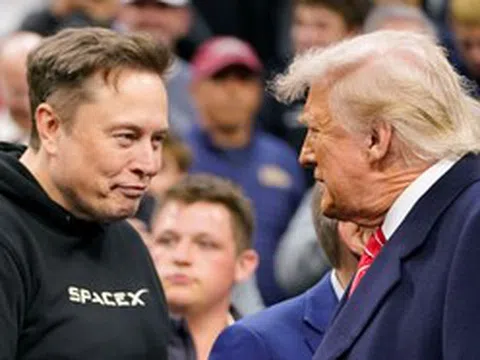 Tỷ phú Musk tuyên bố giảm chi tiền vào chính trị