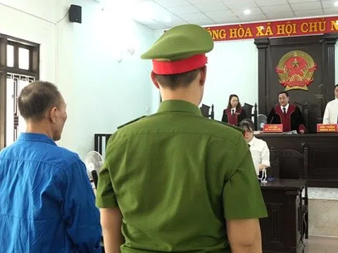 Nhờ "trưởng phòng quân nhu" mua ô tô giá rẻ, cặp vợ chồng nhận "quả đắng"