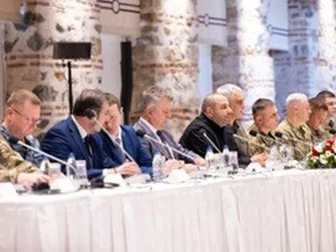 Rộ nghi vấn phiên dịch viên của đoàn đàm phán Ukraine bỏ trốn