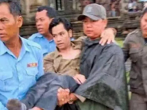 Ngồi trú mưa ở ngôi đền nổi tiếng, 3 du khách bị sét đánh thiệt mạng