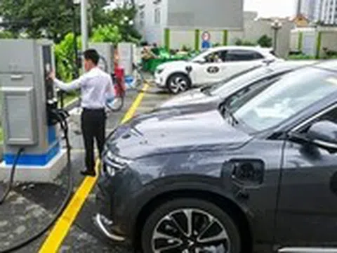 VinFast ưu đãi 4 - 20% cho tất cả khách mua ô tô, xe máy điện