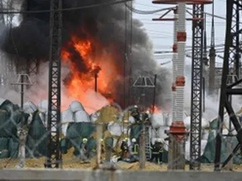 Nga - Ukraine tấn công "ăn miếng, trả miếng": Hỏa lực rung chuyển bầu trời