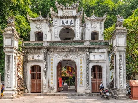 Hà Nội ra mắt tour trải nghiệm đêm ở đền Quán Thánh