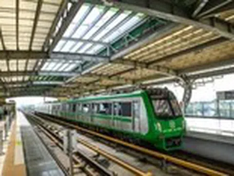 Đường sắt đô thị Cát Linh - Hà Đông xuống cấp, có ga thủng mảng lớn