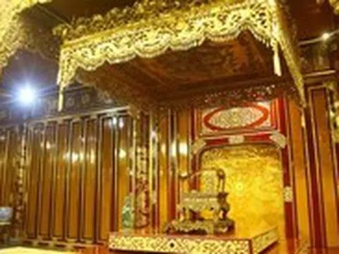 Đồng ý cho Huế lập hội đồng khoa học tu sửa ngai vàng triều Nguyễn bị bẻ gãy