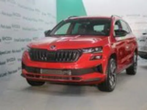 Skoda Karoq 2025 ra mắt Việt Nam: Giá từ hơn 1 tỉ đồng, thêm ADAS, bản thể thao đấu Mazda CX-5