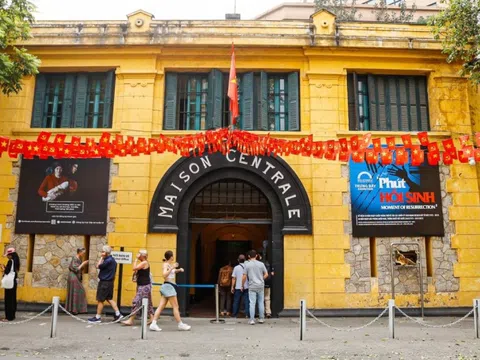 Ảnh hưởng của eWOM đến hình ảnh thương hiệu Nhà tù Hỏa Lò
