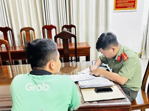 Tài xế Grab trả lại hơn 1,7 tỉ đồng tiền chuyển nhầm