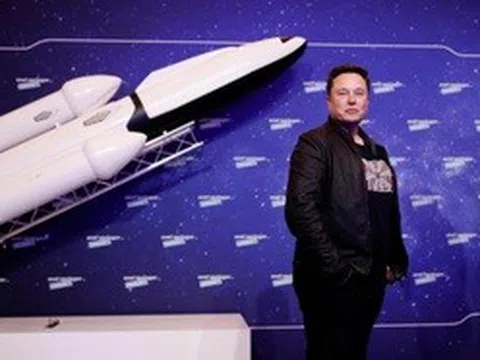 Tỷ phú Musk dọa làm tê liệt chương trình không gian của Mỹ