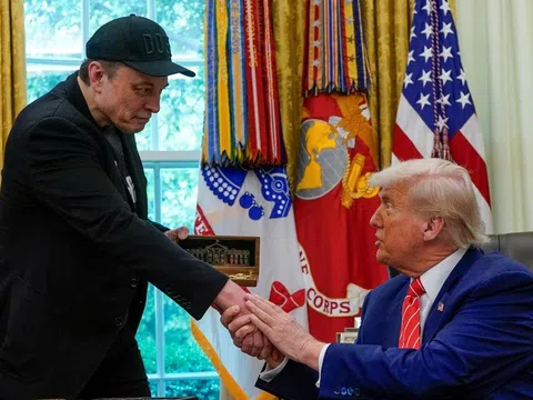 Nước Mỹ nín thở dõi theo "cuộc khẩu chiến" giữa ông Trump và tỷ phú Musk