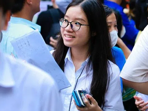 Bất ngờ bỏ tổ hợp xét tuyển khối C: Yêu cầu giải trình