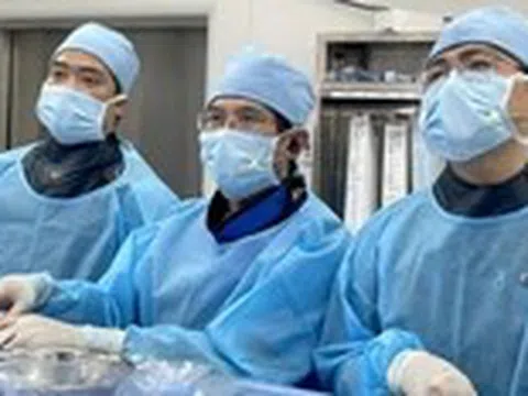Bên trong phòng phẫu thuật 'sửa chữa' quả tim dị tật