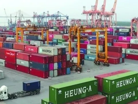 Nhóm 14 cựu lãnh đạo, cán bộ hải quan "ngó lơ" số hàng lậu trị giá hơn 1.800 tỉ đồng