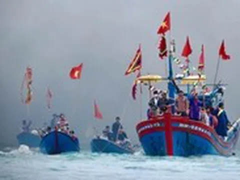 Độc đáo lễ hội cầu ngư ở vạn chài Lộ Diêu