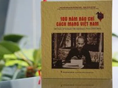 Sách ảnh 100 năm báo chí cách mạng Việt Nam