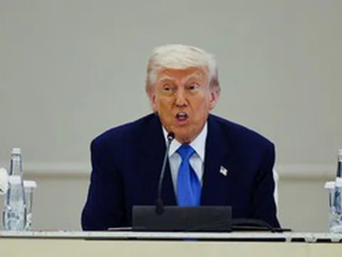 Israel tấn công Iran, Tổng thống Trump "đứng ngồi không yên"