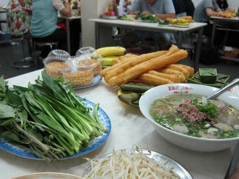 Bị Michelin gạt tên, chủ quán ở Hà Nội sốc nặng: "Tôi không rõ lý do"