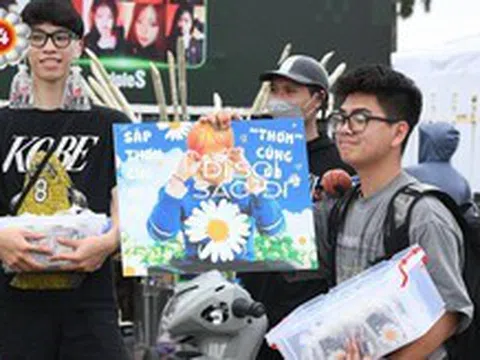 Đặt mục tiêu kiếm 30 triệu trong 2 ngày, “khối nghỉ hè” rủ nhau ra sân Mỹ Đình làm một việc