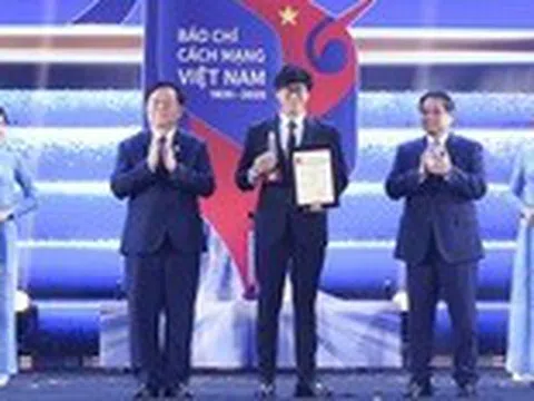 Báo Tuổi Trẻ giành ba giải báo chí quốc gia, giải A cho phóng sự ảnh xúc động về Làng Nủ