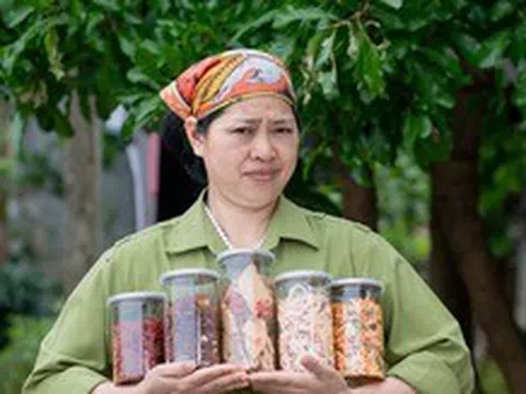 Bán chân gà doanh thu hơn 100 tỷ chỉ trên một sàn TMĐT, mẹ con Bà Tuyết Diamond vẫn tuyên bố sốc